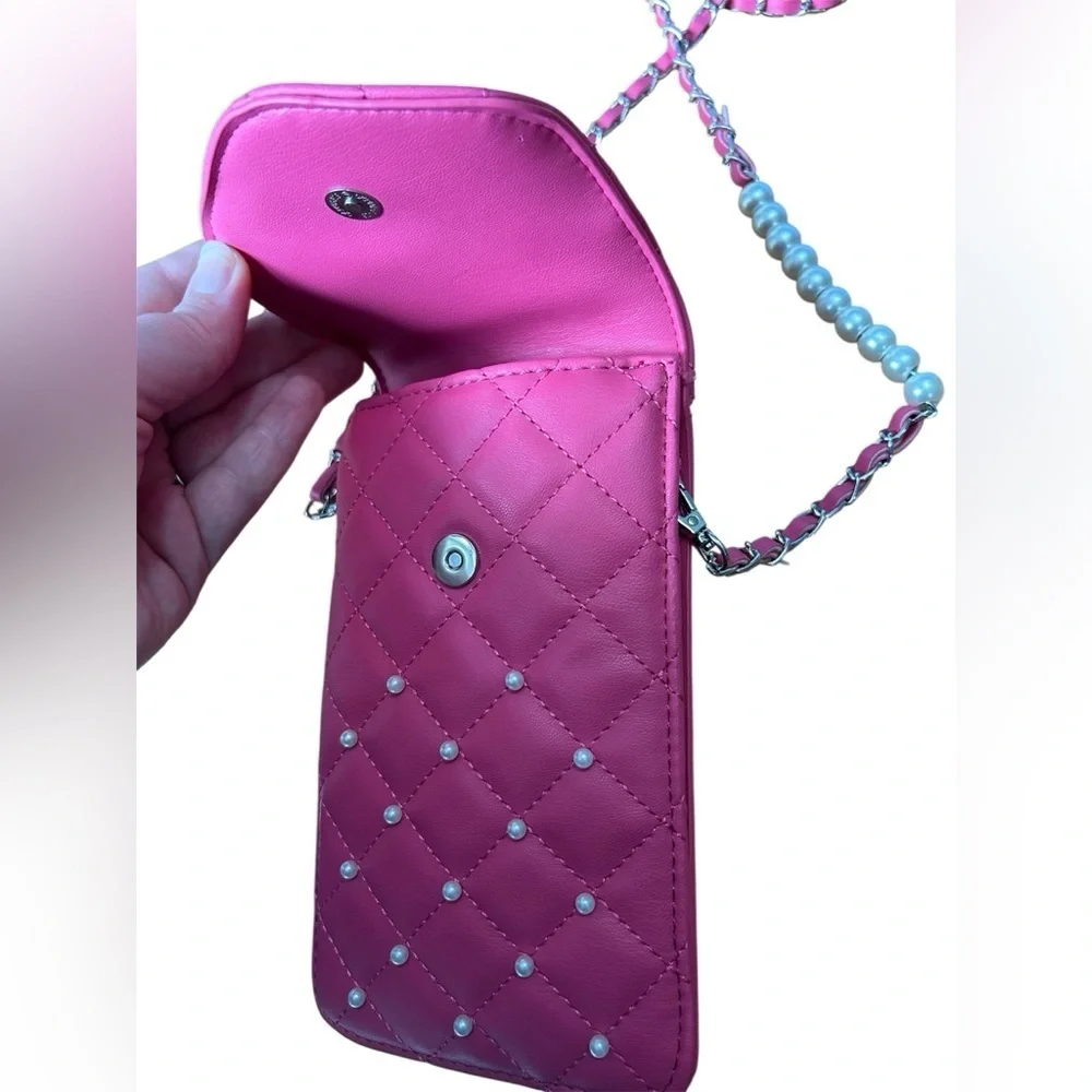 NWT Badgley Mischka Fuchsia Pink Quilted Phone Case w/ Chain Strap vegan leather